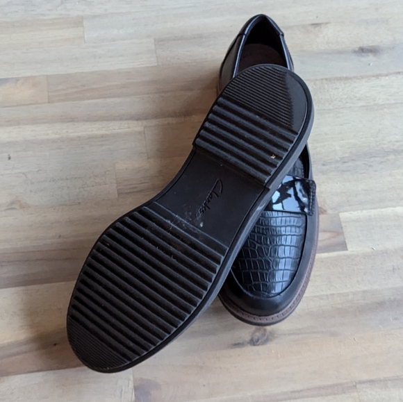 Clark's Raisie Arlie Loafers - Picture 8 of 9